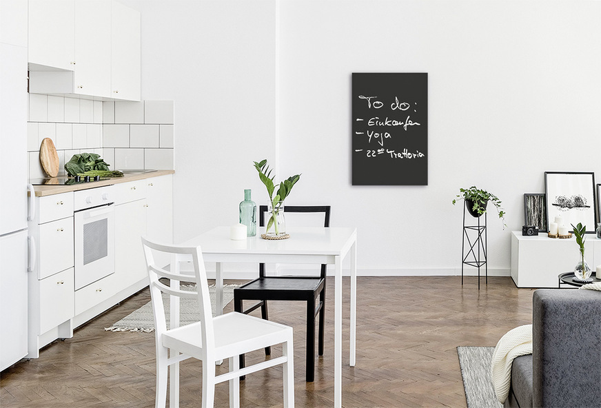 6 Inzwischen bieten die Hersteller von Infrarotheizungen Heizkörper in unterschiedlichen Farben und Designs an – unter anderem auch als beschreibbare Tafel.
