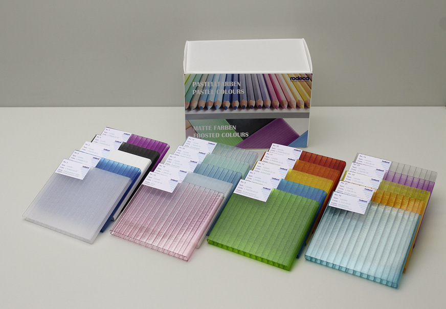 Neben den Standard- und Pastelltönen gibt es das Lichtbauelement auch in matten Farben.