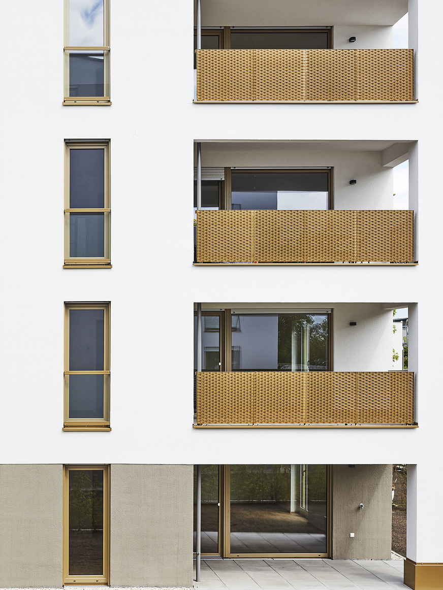 Der Rohbau der Mehrfamilienhäuser im KfW-55-Standard wurde in monolithischer Bauweise mit Perlit-verfüllten Poroton-Ziegeln errichtet, die die Anforderungen an Ökologie und Nachhaltigkeit der Bausubstanz bestmöglich erfüllen.