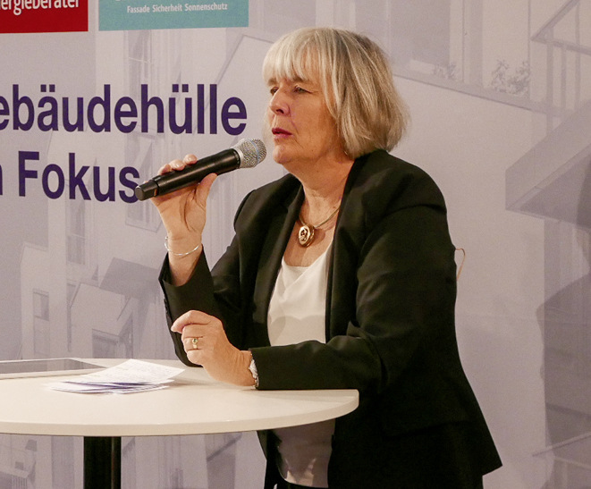 Die streitbare GEB-Chefredakteurin Pia Grund-Ludwig fühlte manchem Referenten taff auf den Zahn.