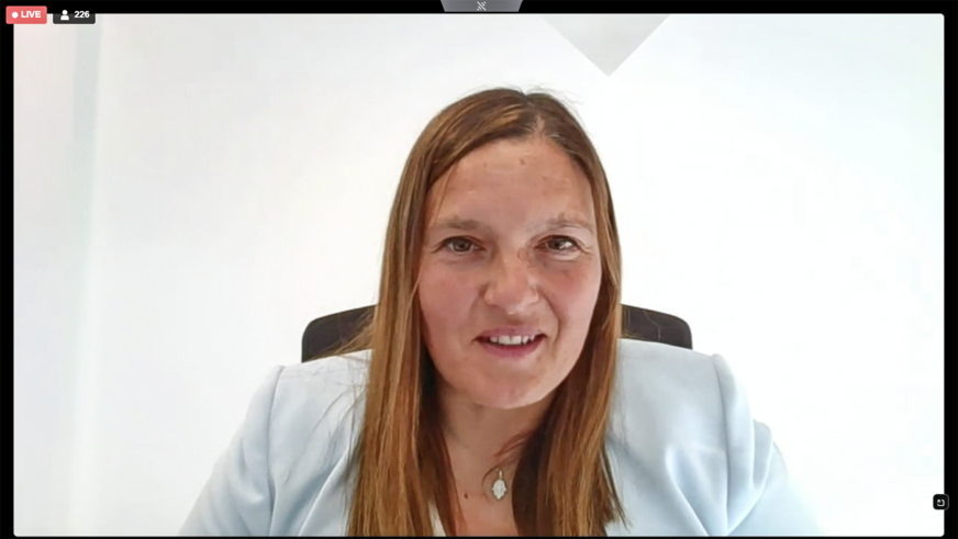 Verena Oberrauch brachte als Präsidentin von EuroWindoor die europäische Perspektive mit ins Fachforum Gebäudehülle.