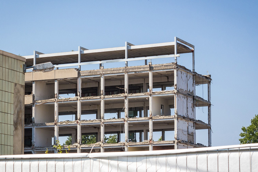 Dominierender Baustoff ist hierzulande Beton, mit einem Anteil von 46 Prozent, gefolgt von Kalksandstein und Ziegeln mit jeweils knapp zehn Prozent.