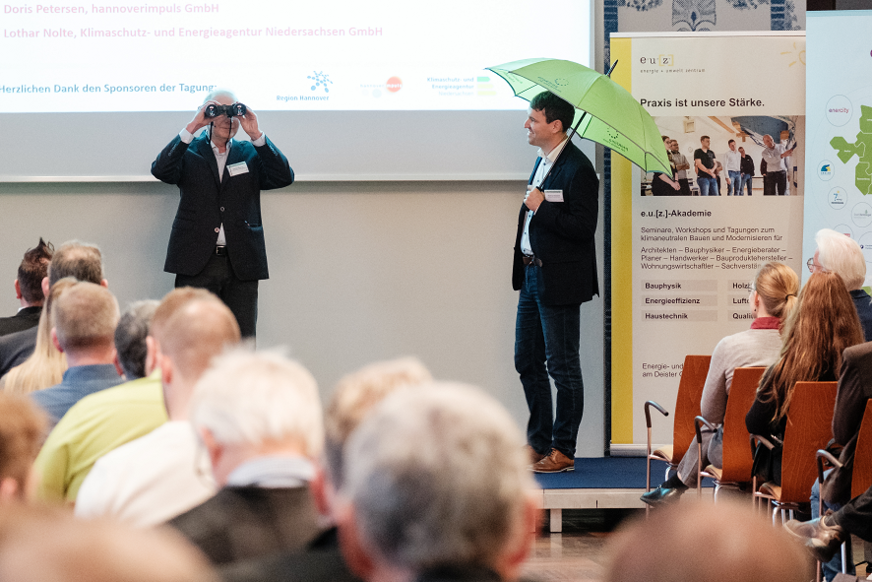 Mit Weitblick sanieren: Die Vorträge der Effizienz-Tagung sollen dabei helfen.