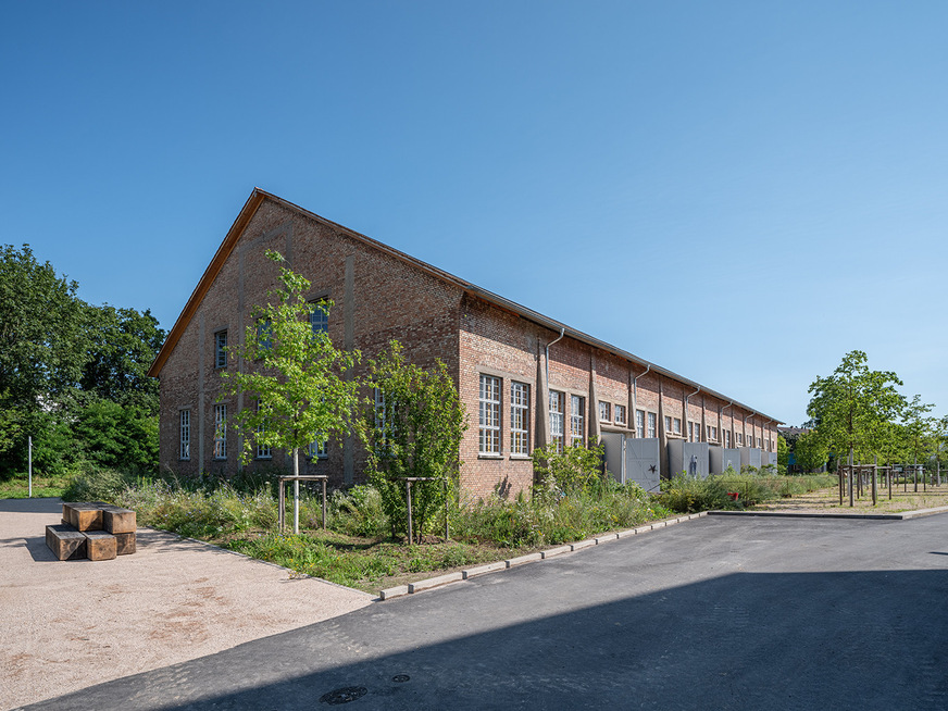 nachher: Nach der Sanierung zeigt sich die Reithalle als schmuckes Gebäude.