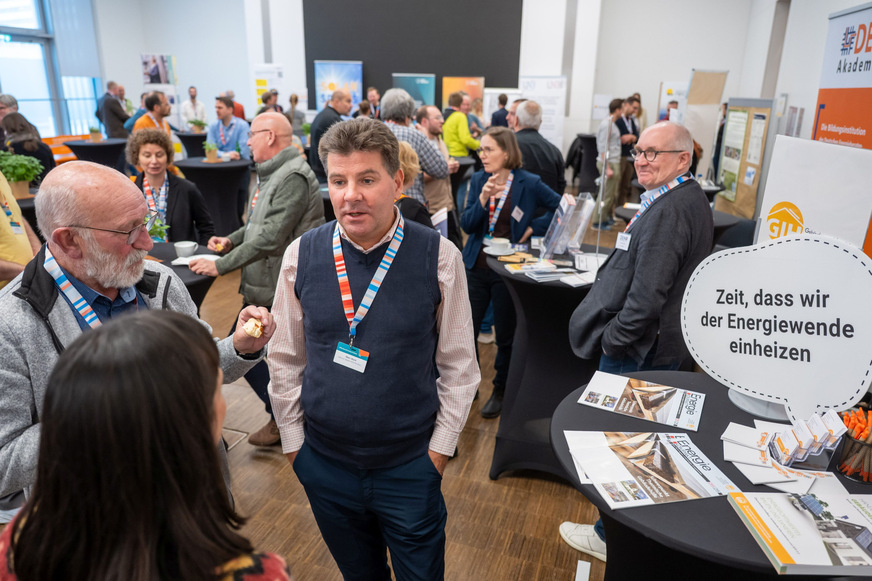 Beim Herbstforum Altbau treffen sich Expertinnen und Experten des energetischen Sanierens in Stuttgart.