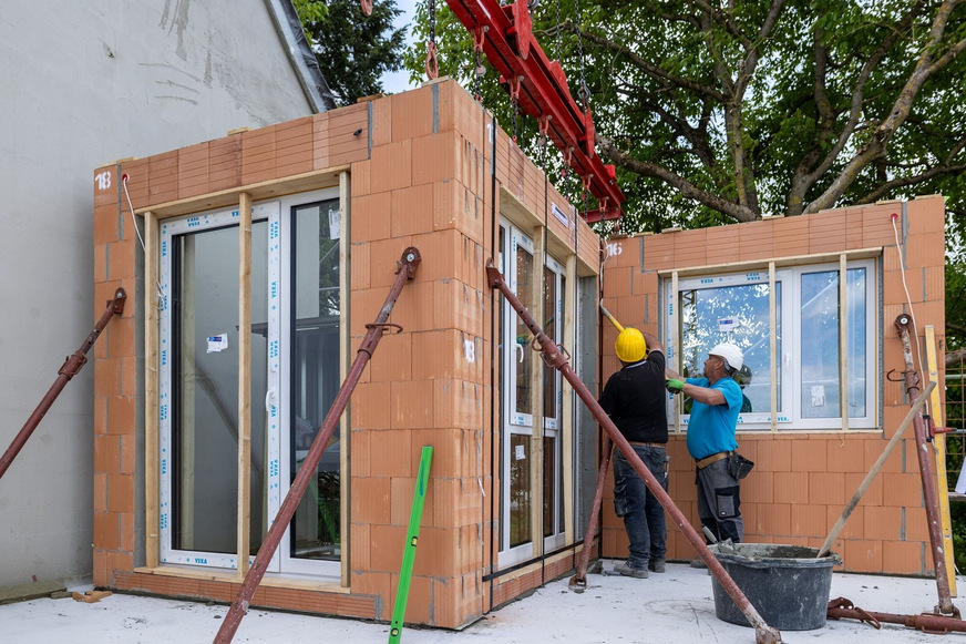 Aufgeräumt, übersichtlich, wenig Lärm und Staub: Der hohe Vorfertigungsgrad optimiert die Baustellenlogistik.