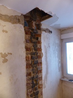  Am früheren Kaminschacht ver-laufen zukünftig die Leitungen der Lüftungsanlage.