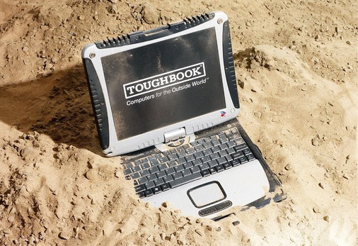 Einige Outdoor-PCs im Netbook-Format vertragen sogar einen Regenguss oder ein Sandbad - © Panasonic
