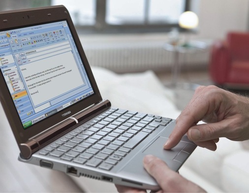 Kompakt, ausdauernd und leicht: Für Termine beim Kunden oder auf der Baustelle, den Empfang/Versand von E-Mails …