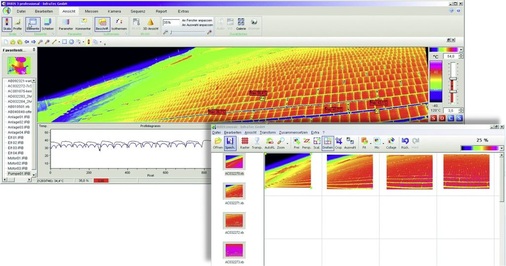 4 Im Rahmen von Wartungskontrollen können defekte Module aus einer großen Anzahl installierter PV-Module identifiziert werden. - © Foto: Aus Einzelbildern zusammengesetzte Panoramaaufnahme, www.InfraTec.de 
und Solarschmiede
