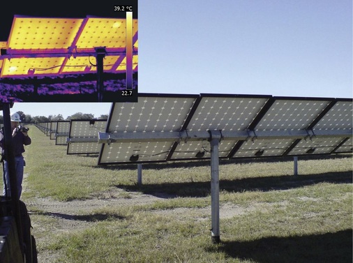 11 Auf Freiflächen montierte PV-Module können häufig auch von der Rückseite untersucht werden.