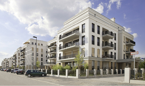 



1
 Nur 3 km vom Frankfurter Zentrum entfernt entstehen im Europaviertel derzeit rund 3500 Wohnungen mit hochwertigem Komfort und Raumklima.
