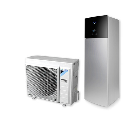 



Die Ausführung als Standgerät mit Trinkwasserspeicher kommt mit einer Stellfläche von 600 × 600 mm aus. Als Wandgerät ist die Wärmepumpe ebenfalls erhältlich. Das Außengerät ist mit Kältemittel vorgefüllt.
