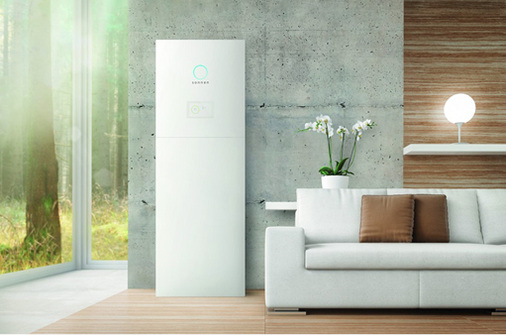 



Sonnen hat eine dezentrale Energiegemeinschaft aufgebaut. Mitglieder können überschüssigen Strom dort einspeisen oder bei Bedarf von dort beziehen. 
