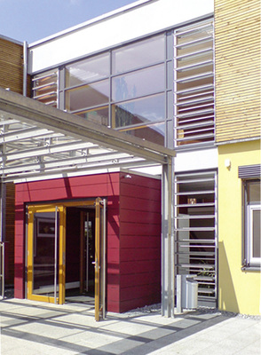 



Lamellenfenster von Fieger vereinen Komfort mit energetischer Leistungsfähigkeit. Sie liefern einen spürbaren Beitrag für nachhaltige Gebäudekonzepte. 
