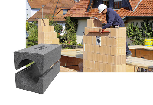 



Während der Rohbauphase wird der Montagestein in der zuvor definierten Höhe eingesetzt und ummauert. Anschließend werden die Fugen mit PU-Schaum abgedichtet.
