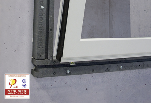 



Mit dem Vorwandmontagesystem ISO-Top Winframer „Typ 3“ hat der Hersteller ISO-Chemie nun drei passivhauszertifizierte Komponenten in seinem ISO
3
-Fensterdichtsystem. 
