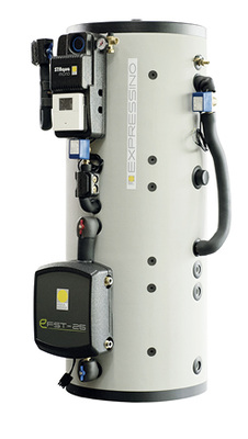 



Der kompakte Speicher passt durch Türen und Dachluken mit einer lichten Breite ab 70 cm. Er bietet ein Speichervolumen von 286 l.
