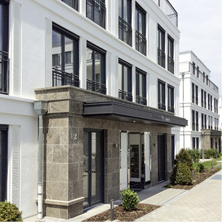 



Das neue Heck Naturstein WDVS besitzt derzeit als einziges die Zulassung für Natursteine bis 20 mm Dicke und einem Flächengewicht bis 63 kg/m
2
 auf Steinwolle-Dämmplatten in WLG 035.
