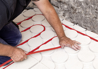 



Bei Bedarf kann in eine zweite Lage GIFAfloor Presto eine Wasser führende Fußbodenheizung eingelegt werden.

