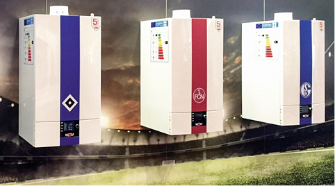 



Bei den Wärmeerzeugern im Vereinslook haben Kunden die Wahl zwischen einer Gas-Brennwert-Therme, einem Öl-Brennwert-Gerät und einer Split-Wärmepumpe.
