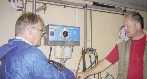 



Nicht nur beim Melken und Kühlen, auch bei der Reinigung lässt sich der Energiebedarf oft deutlich reduzieren. 
