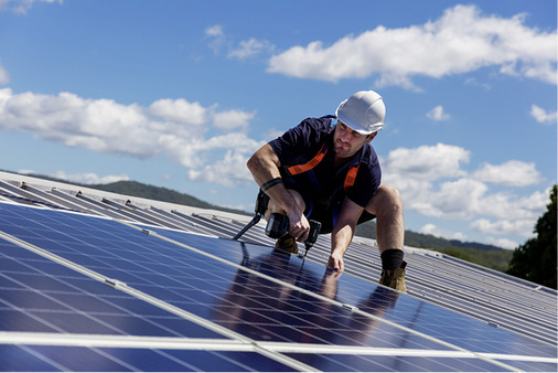 



Der bisherige Berechnungsansatz zur Ermittlung der Stromproduktion von PV-Systemen wurde weiterentwickelt und in Teil 9 aufgenommen. Beinhaltet ist dort auch ein vereinfachtes Verfahren zur Bestimmung der Eigenstromnutzung.
