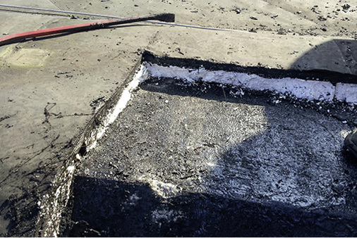 



1
 Im Zuge der umfassenden Dachsanierung wurde das gesamte Dachschichtenpaket komplett entfernt und neu aufgebaut.
