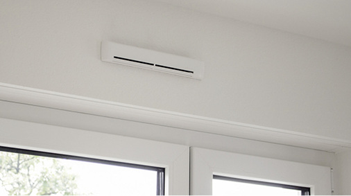 



2
 Außenluftdurchlass Aereco, Typ ZUROH 100, am Aufsatzrollladenkasten
