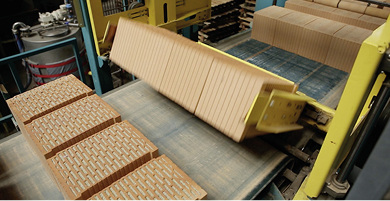 



Mit seinem niedrigen Wärmeleitwert von nur 
0,065 W/(mK)
 sorgt der neue Unipor W065 Coriso dank mineralischer Dämmstofffüllung für einen besonders geringen Energieverbrauch in Einfamilien-, Reihen- und Doppelhäusern, ohne den Schall- und Brandschutz zu vernachlässigen.
