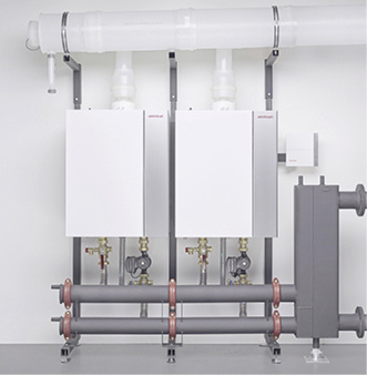 



Die Gas-Brennwertgeräte können in Kaskaden von bis zu acht Geräten geschaltet werden. Bei einer Achter-Kaskade entsteht ein Modulationsband von 14,4 bis 800 kW. 
