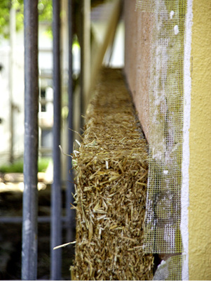 



Zu hundert Prozent biologisch: Die neuen Maxit-Strohdämmplatten für WDV-Systeme kommen nicht nur ohne künstliche Bindemittel, sondern auch gänzlich ohne Chemiezusatz aus.
