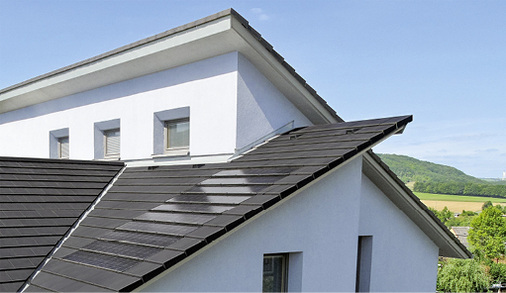 



8
 Die Module des Indach-Systems Braas PV Premium werden anstelle von Dachpfannen ins Dach integriert, sodass sich ein geradliniges Deckbild ergibt. 
