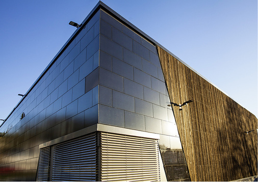 



12
 Für einen Supermarkt in Norwegen fiel die Wahl auf ungerahmte PV-Module von Nice Solar Energy in glänzender und matter Optik. 
