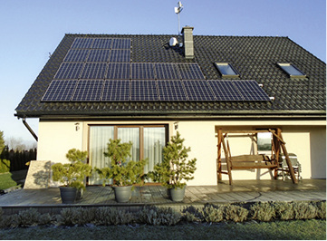 
Mit der Cloud können Betreiber von Photovoltaik-Anlagen überschüssigen Solarstrom ganzjährig speichern und nutzen.



