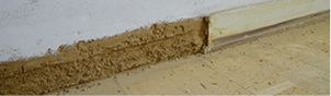 
Details der bauzeitlichen Fußleisten. 



