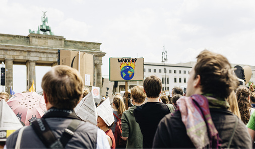 <p>
</p>

<p>
Die massiven Forderungen an die Politik nach mehr Klimaschutz bedeuten für Gebäude: Ohne Dämmung ist das nicht zu schaffen. 
</p> - © Nico Roicke, unsplash

