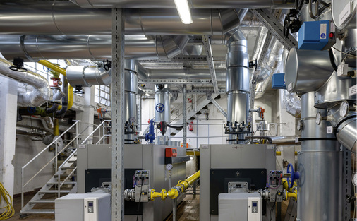 



1
 Ein seröser Contracting-Vertrag basiert auf zeitgemäßer Anlagentechnik bei effizienter Betriebsführung und regelmäßigem Monitoring vor Ort. Leider sind solche vorbildlichen Modelle nicht selbstverständlich – immer wieder bringen Schwarze Schafe diesen wichtigen Baustein für die Wärmewende und den Klimaschutz in Misskredit.
