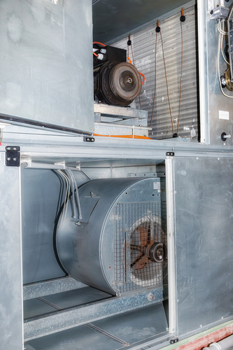 Eine alte Lüftungsanlage aus 1994, in einer Klinik in Sachsenanhalt