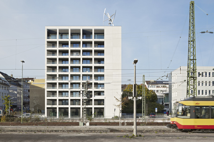 Gewinner DGNB-Preises “Nachhaltiges Bauen“ 2015: Generalsaniertes Wohnhochhaus. - Dietmar Strauß - © Dietmar Strauß
