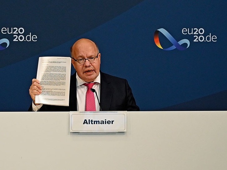 Bundeswirtschaftsminister Peter Altmaier präsentiert die EEG-Novelle 2021. - © BMWi/Andreas Mertens
