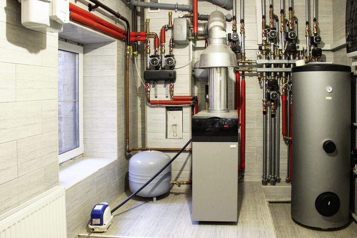 1 In Anbetracht der immensen Investitionen in die Haustechnik und den damit verbundenen Wartungskosten stellt sich die Frage, ob unsere Gebäude vor dem Hintergrund der voranschreitenden Energie- und Wärmewende diesen technologischen Aufwand künftig überhaupt noch benötigen. - © Bild: Getty Images/Yliya Zhuravleva
 1 In Anbetracht der immensen Investitionen in die Haustechnik und den damit verbundenen Wartungskosten stellt sich die Frage, ob unsere Gebäude vor dem Hintergrund der voranschreitenden Energie- und Wärmewende diesen technologischen Aufwand künftig überhaupt noch benötigen.