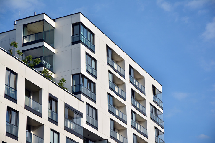 Facade of a modern apartment building - © Getty Images/iStockphoto
