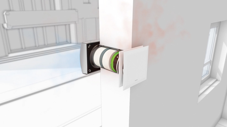 Mit 160 Millimetern Durchmesser benötigt das dezentrale Wohnungslüftungsgerät Ecovent Verso kaum Platz.