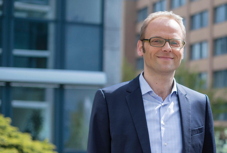 Dr. Tim Meyer letet seit 1. Juni 2017 neben Dr. Thomas E. Banning und Oliver Hummel das Unternehmen Naturstrom AG. Er verantwortet alle Aktivitäten rund um eine ökologische und sektorenübergreifende Wärme- und Stromversorgung aus verbrauchsnahen Anlagen.