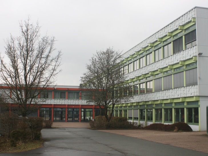 Bei öffentlichen Gebäuden fehlt die Vorbildfunktion nach wie vor.