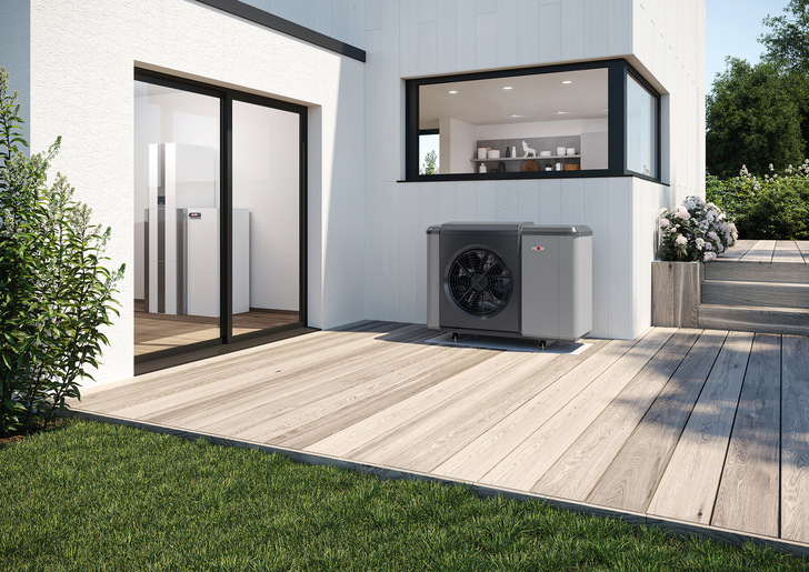 Die CHA-Monoblock heizt im Winter und kühlt im Sommer über die Fußbodenheizung.