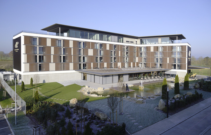 1  Bei vielen Gebäuden werden die Flachdächer als Aufenthaltsfläche genutzt – sei es für Urban Gardening oder wie hier als Dachterrasse.