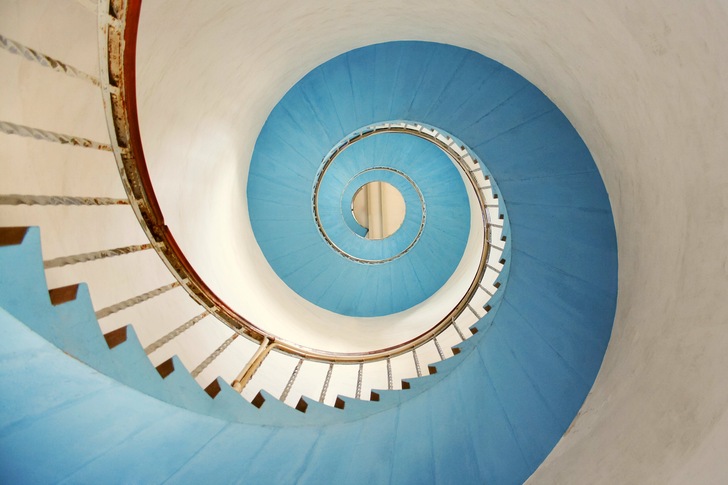 Während sich im April 2021 der Auftragseingang bei vielen Planungsbüros stabilisiert hat, steigt der Anteil der Büros, die über Verzögerungen in den Genehmigungsprozessen sowie Baustoffmangel auf den Baustelle klagen.