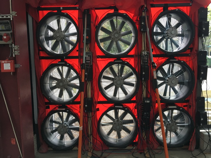 Das Darum des Bauantrags ist entscheidend dafür, wie beim Blower-Door-Test gemessen werden muss.